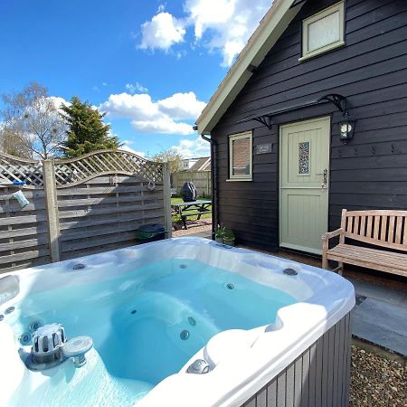 Saving Grace With Private Hot Tub Villa Bawdeswell Eksteriør bilde
