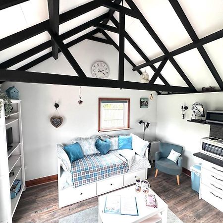 Saving Grace With Private Hot Tub Villa Bawdeswell Eksteriør bilde