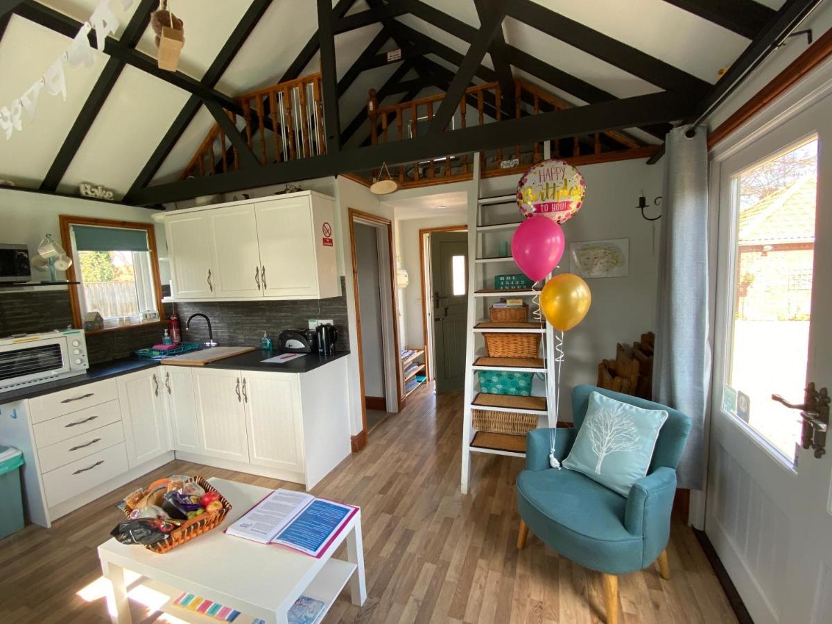 Saving Grace With Private Hot Tub Villa Bawdeswell Eksteriør bilde