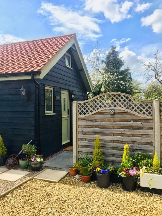 Saving Grace With Private Hot Tub Villa Bawdeswell Eksteriør bilde